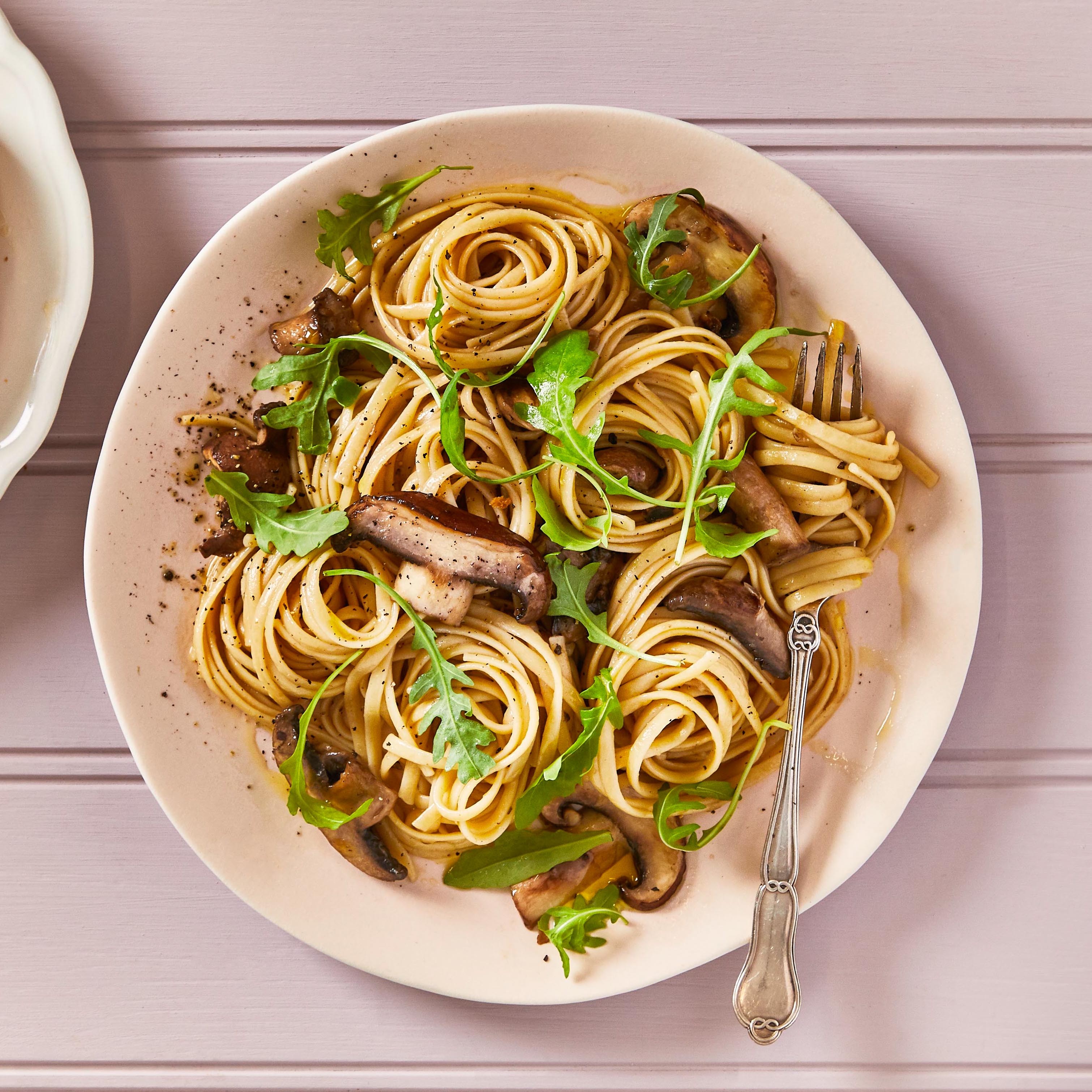 Truffled Mushroom Linguine With Garlic Bread Recipe Gousto