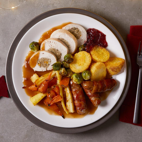 Turkey Dinner With All The Trimmings Recipe Gousto