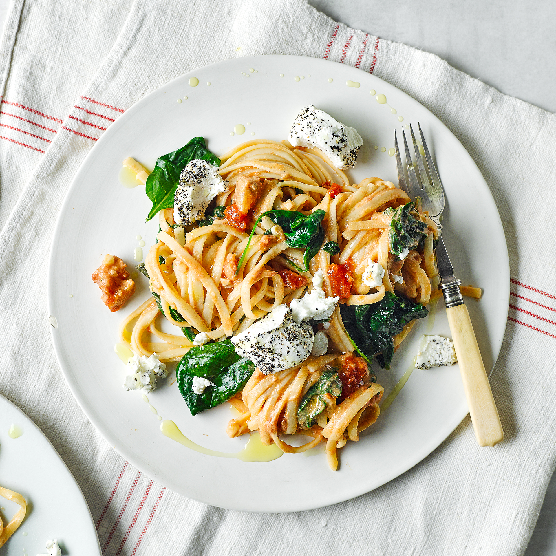 Tangy Tomato & Goats' Cheese Linguine Recipe Gousto