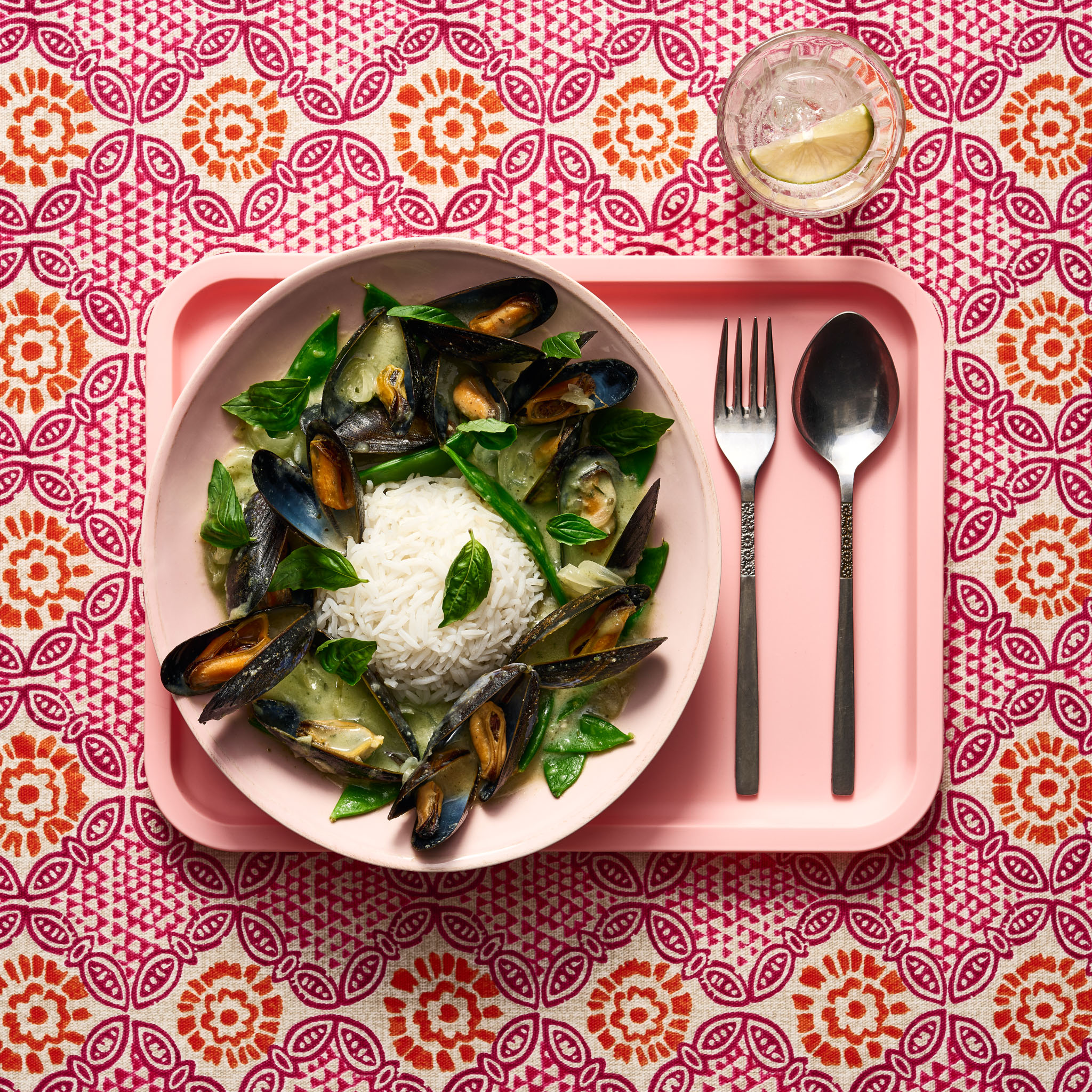 Fragrant Thai Green Curry Mussels With Rice