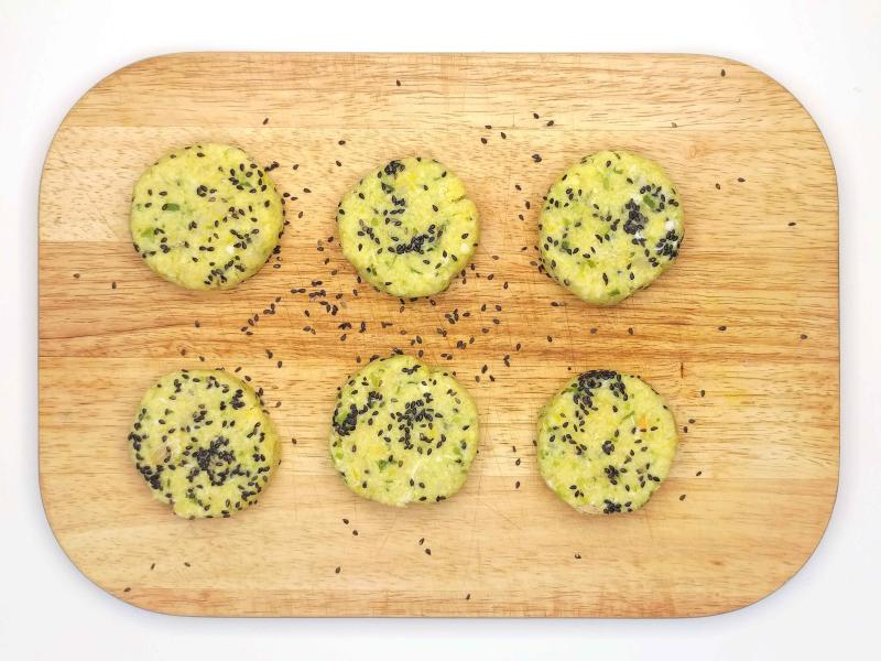 Thai Fish Cakes On Brown Rice Salad Recipe Gousto