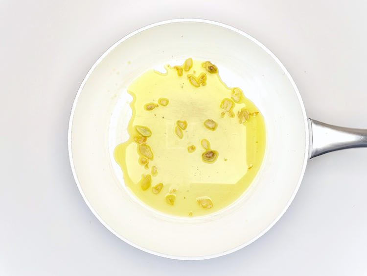 Lemony Smoked Fish & Spinach Linguine Recipe Gousto