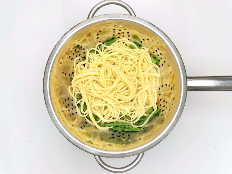 Simple Crab, Chilli & Lemon Spaghetti Recipe Gousto