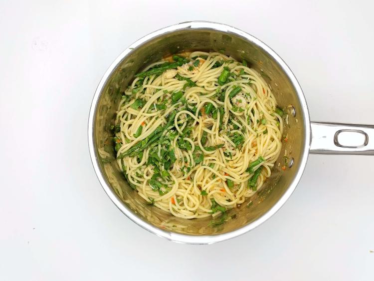 Simple Crab, Chilli & Lemon Spaghetti Recipe Gousto