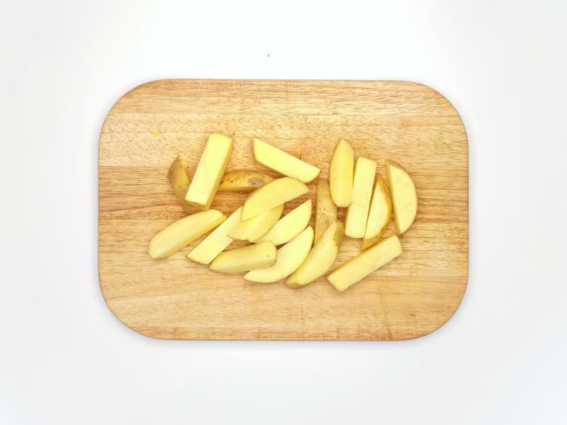 21Day Aged Fillet Steak, Chips & Creamy Peppercorn Sauce Recipe Gousto